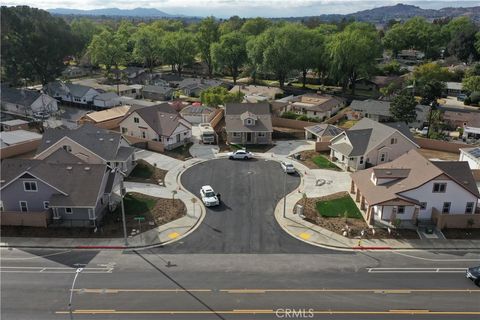 5215 Peony Court Riverside CA 92506