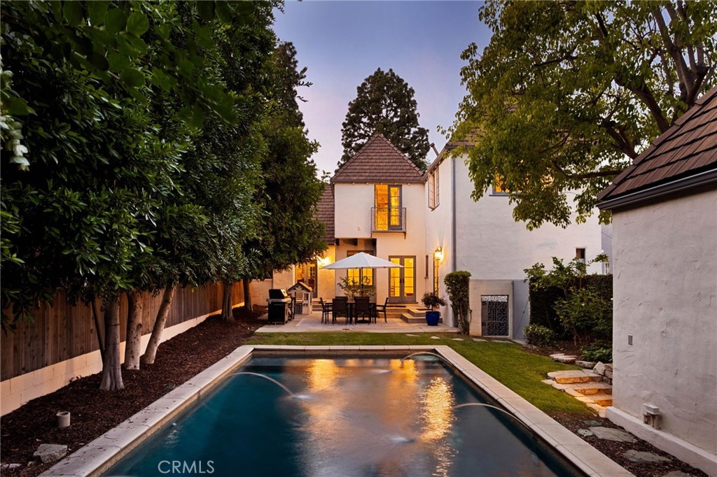 2454 Ridgeway