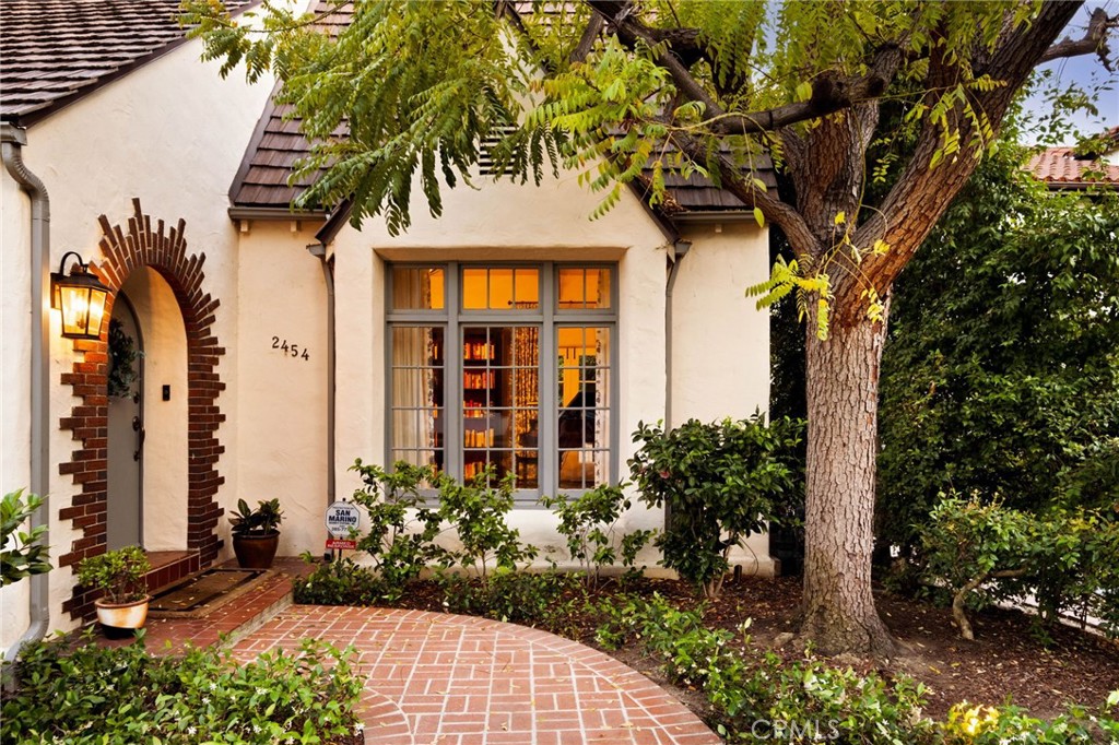 2454 Ridgeway