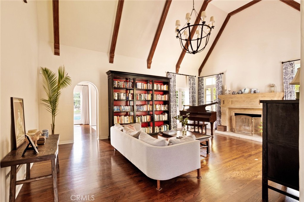 2454 Ridgeway