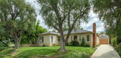 Photo of 1324 Loreto Drive, Glendale, CA 91207 (MLS # P1-26630)