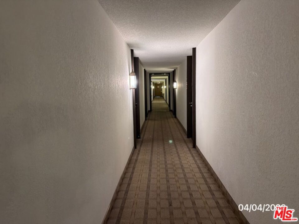 525 S Ardmore Avenue 242