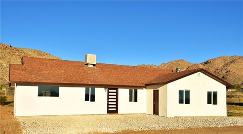 Photo of 61464 Calle Los Amigos St, Joshua Tree, CA 92252 (MLS # JT26102826)