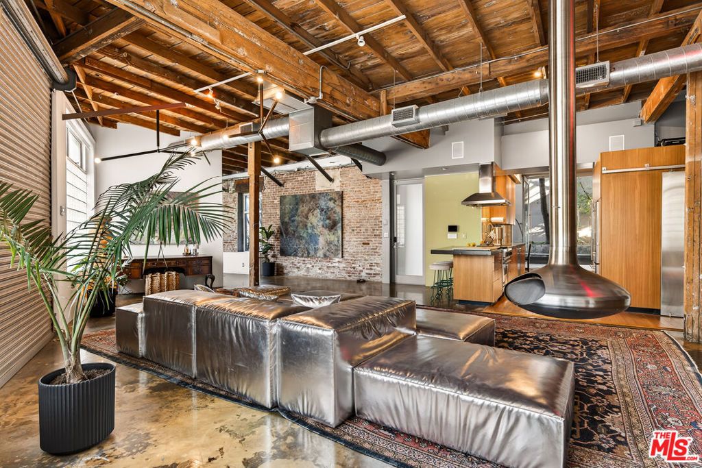 Photo of 122 Mildred Avenue, Venice, CA 90291 (MLS # 26728921)