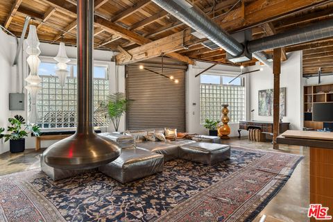 Photo of 122 Mildred Avenue, Venice, CA 90291 (MLS # 26728921)