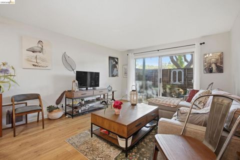 Photo of 4081 Clayton Rd. Rd #118, Concord, CA 94521 (MLS # 41128442)