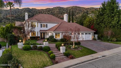 Photo of 5545 Bromely Drive, Oak Park, CA 91377 (MLS # 226001135)