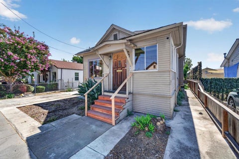 Photo of 483 N 12th Street, San Jose, CA 95112 (MLS # ML82060601)