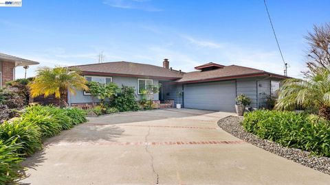 Photo of 1269 1269 Gabriel Ct Ct, San Leandro, CA 94577 (MLS # 41124800)