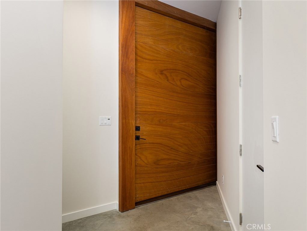 512 Sierra Place