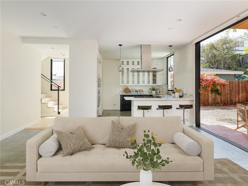 512 Sierra Place