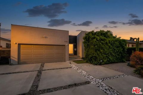 Photo of 11115 Greenlawn Avenue, Culver City, CA 90230 (MLS # 26672071)