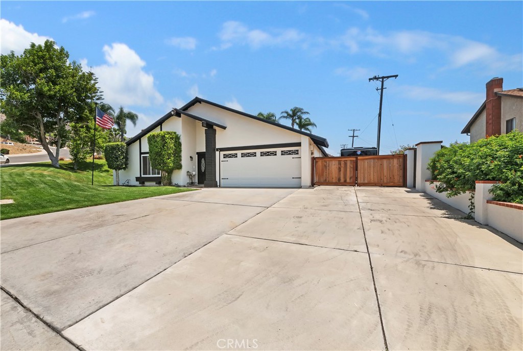 5996 Winncliff Drive