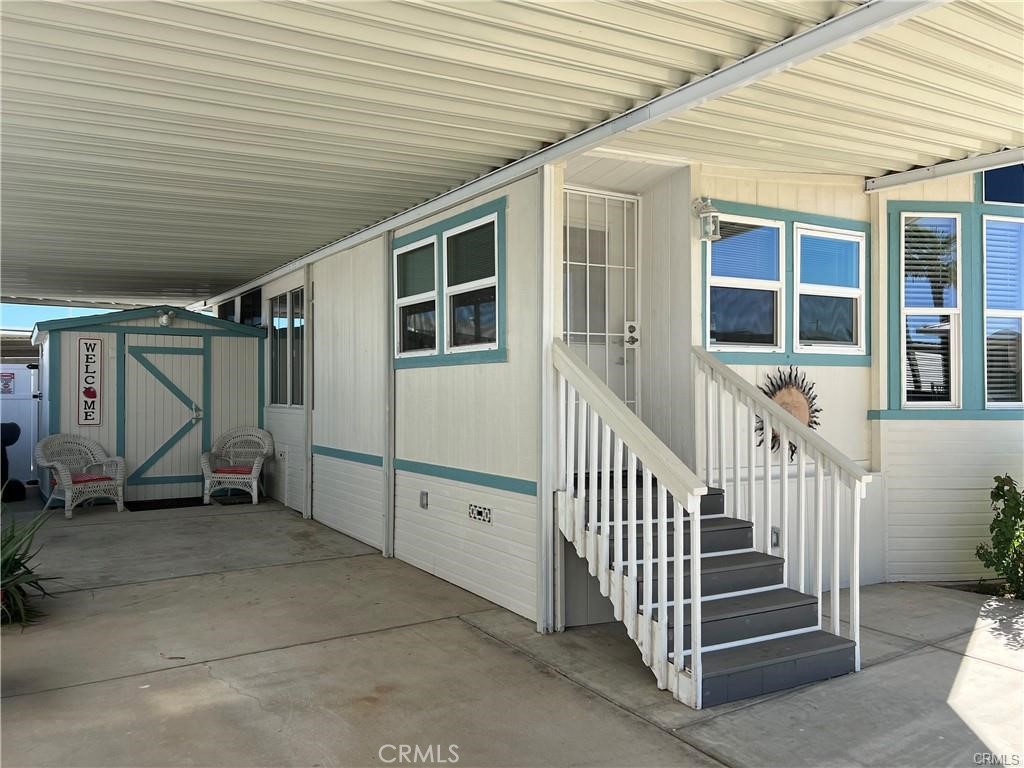 1295 S Cawston