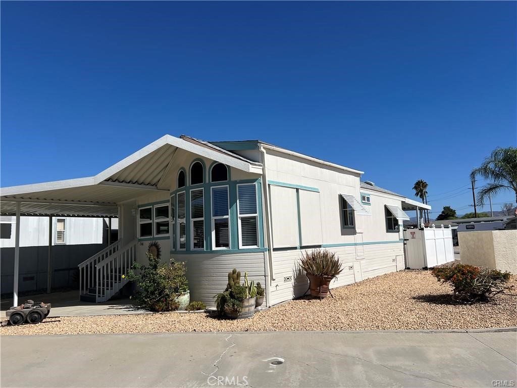 1295 S Cawston