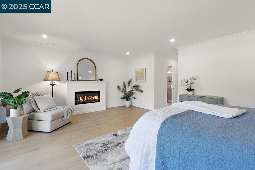 ROSSMOOR - Residential