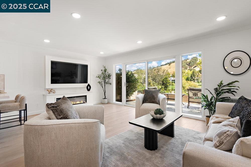 ROSSMOOR - Residential