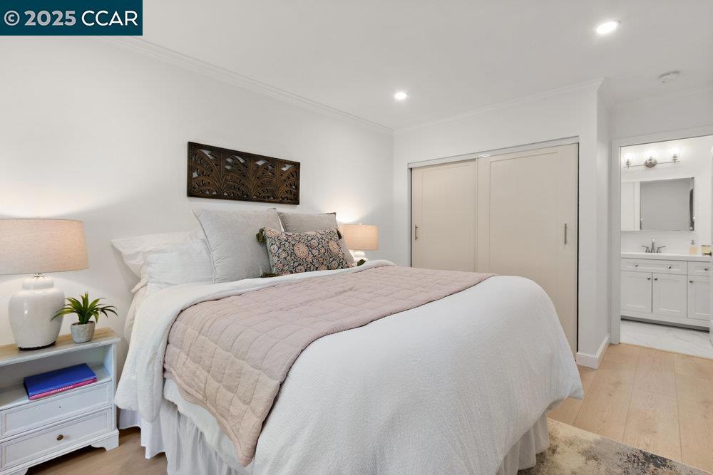 ROSSMOOR - Residential