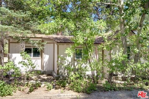 Photo of 39219 Cedar Dell Road, Big Bear, CA 92333 (MLS # 26832577)