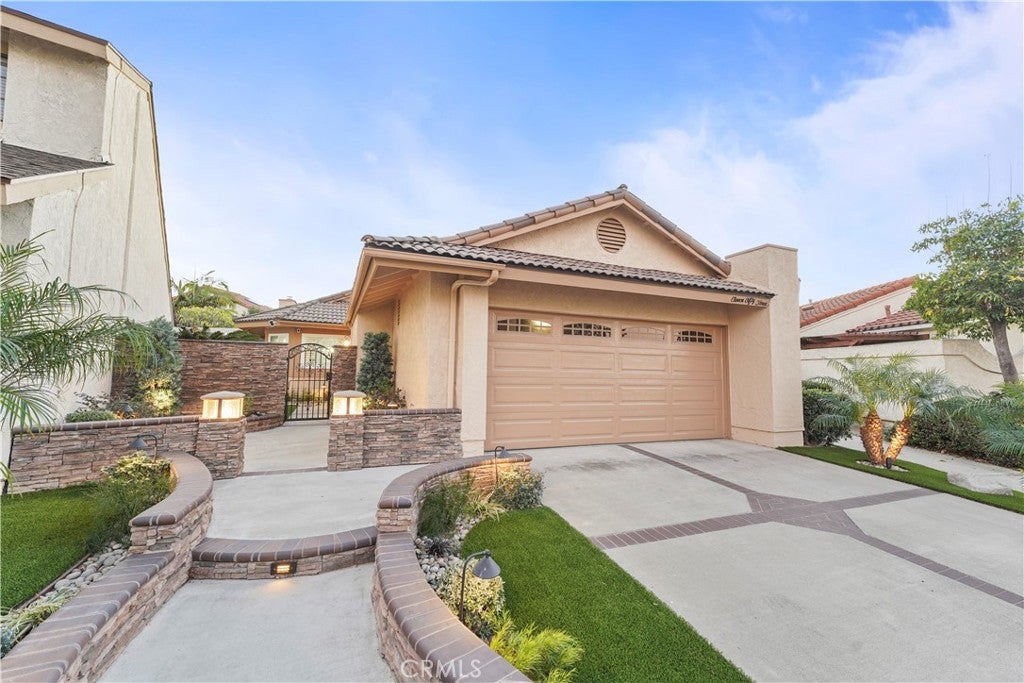 1153 N Outrigger