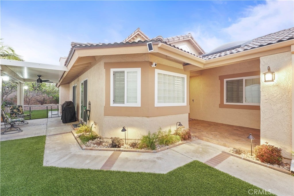 1153 N Outrigger