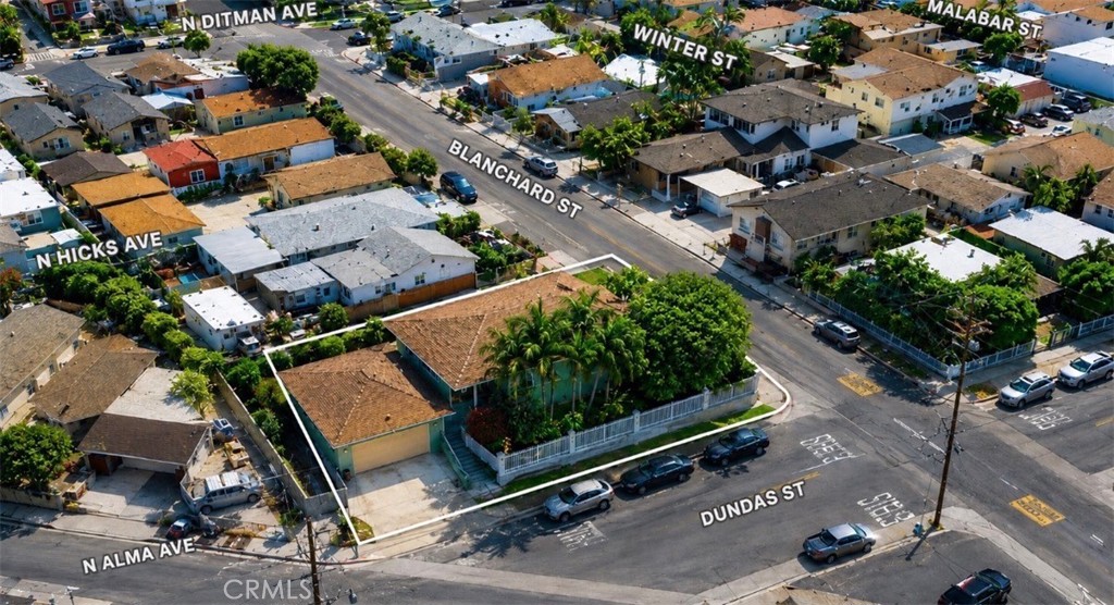 910 N Alma