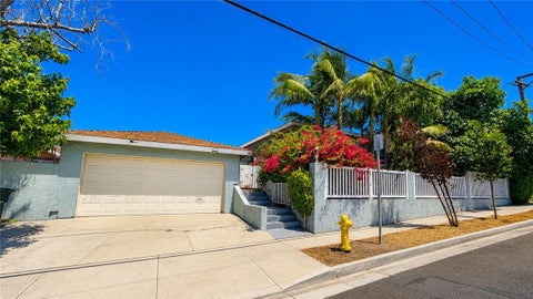 Photo of 910 N Alma AVE, Los Angeles, CA 90063 (MLS # CV26131887)