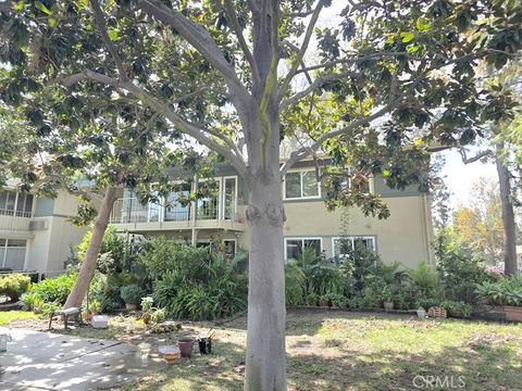 Photo of 126 Avenida Majorca #O, Laguna Woods, CA 92637 (MLS # OC26068282)