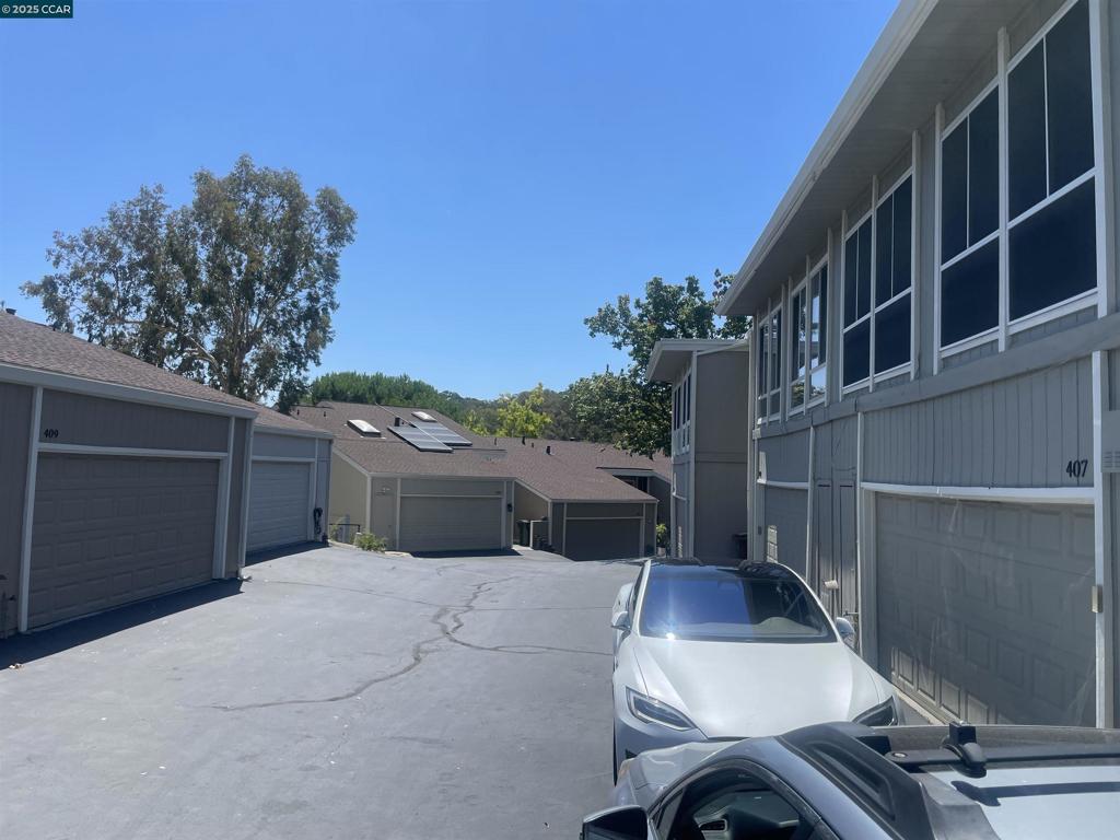 RIDGEVIEW - Residential