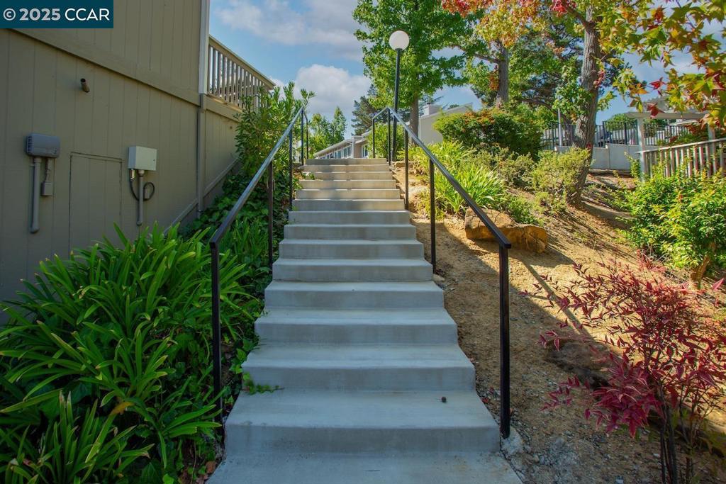 RIDGEVIEW - Residential