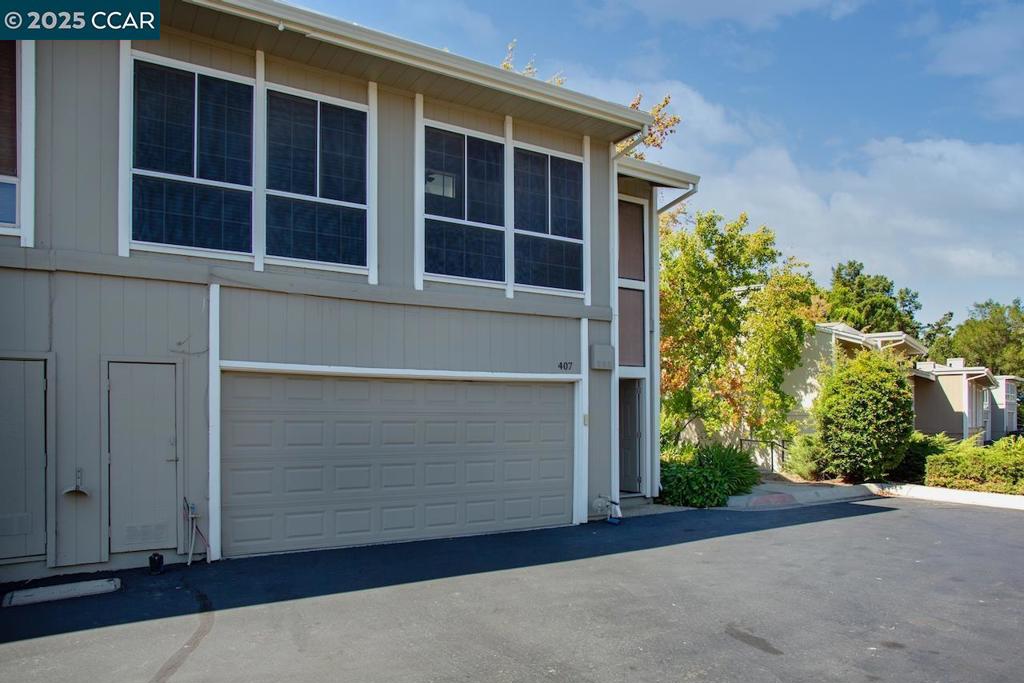 RIDGEVIEW - Residential