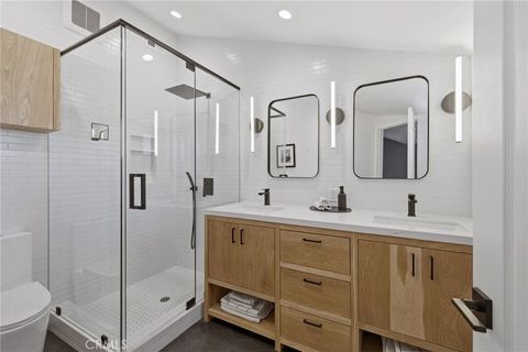 Photo of 5208 Woodman Ave, Sherman Oaks, CA 91401 (MLS # SR26038751)