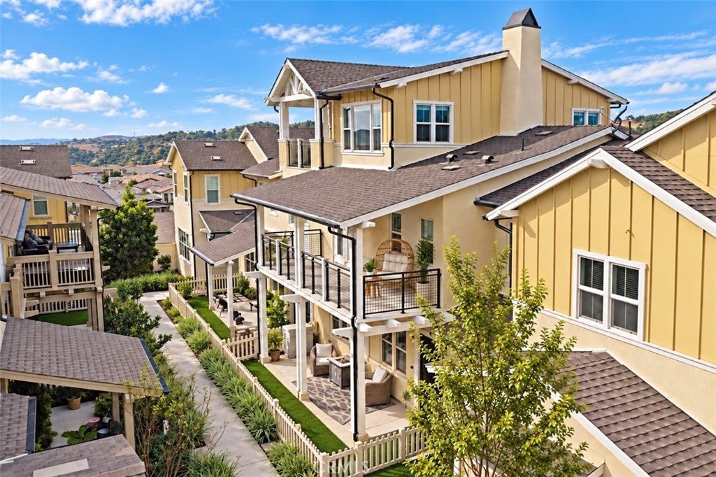 31 Promesa Avenue