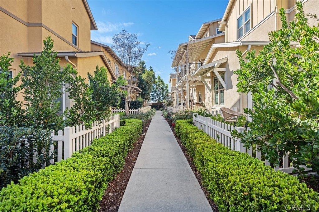 31 Promesa Avenue