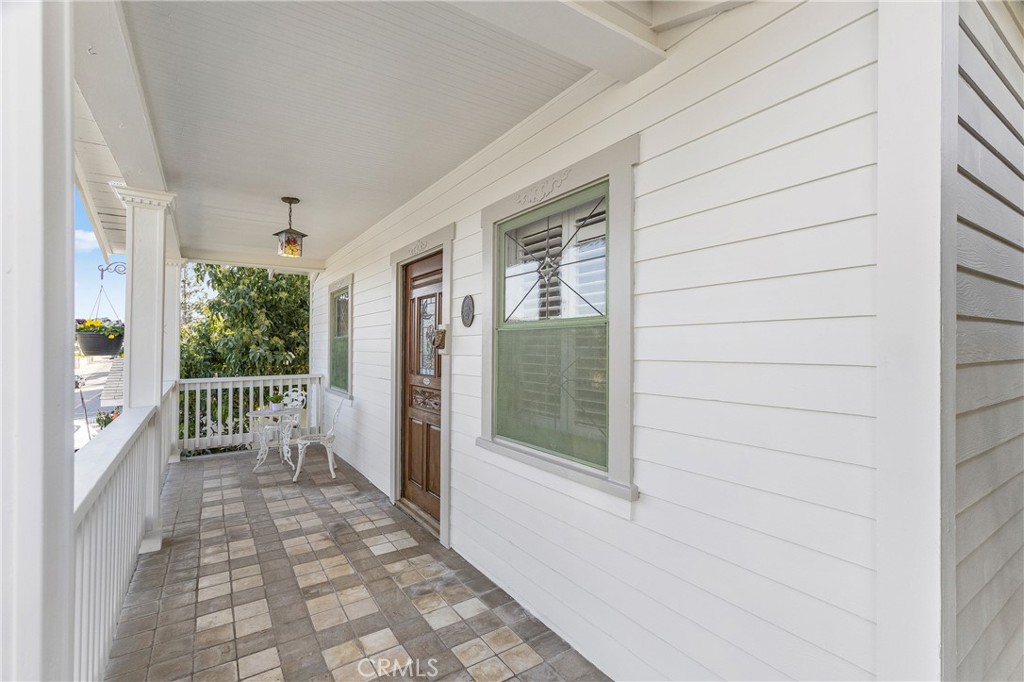 127 S Redwood Avenue