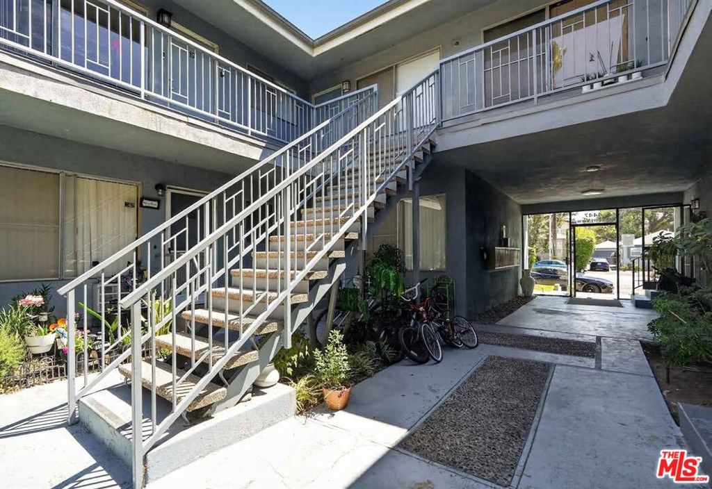 4447 Ocean View Boulevard