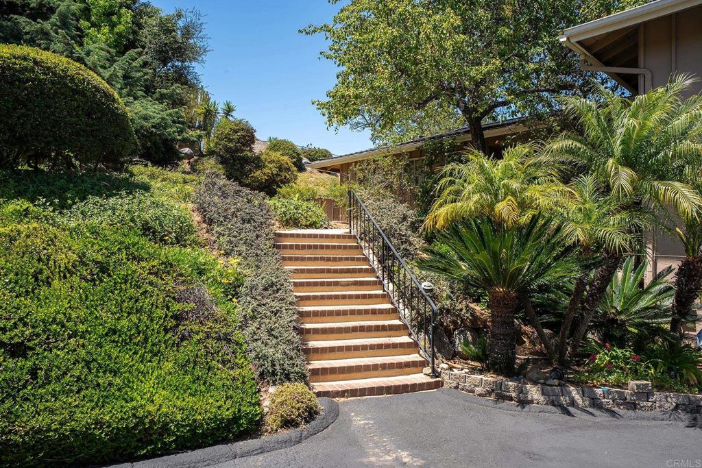 11238 ROLLING HILLS DR