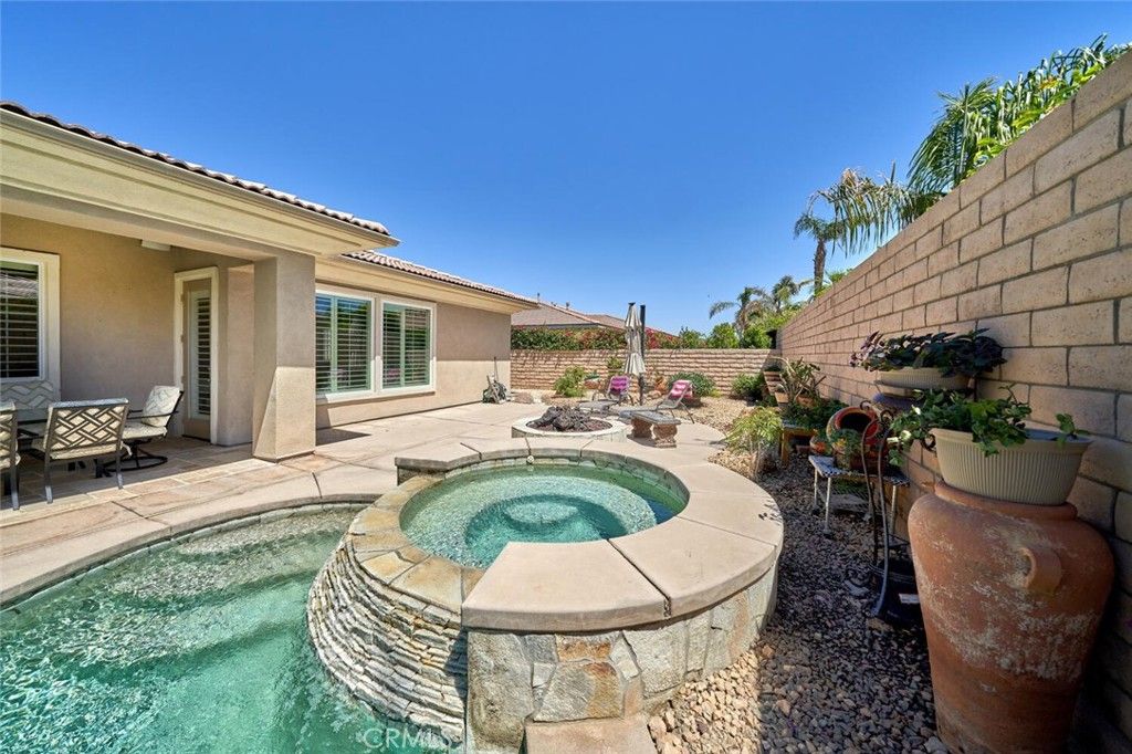 listing image 130725698874091469836