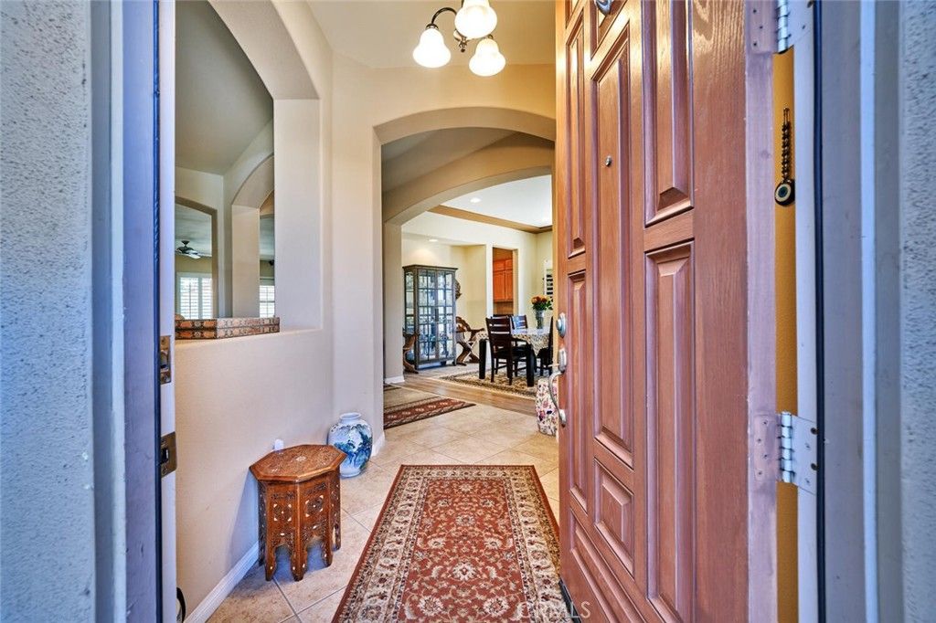 listing image 130724410875001578418