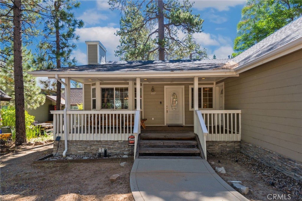 387 Vista Lane