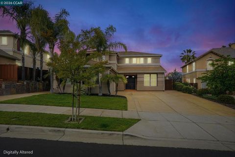 Photo of 417 Bayonette Ct CT, Brentwood, CA 94513 (MLS # 41133877)
