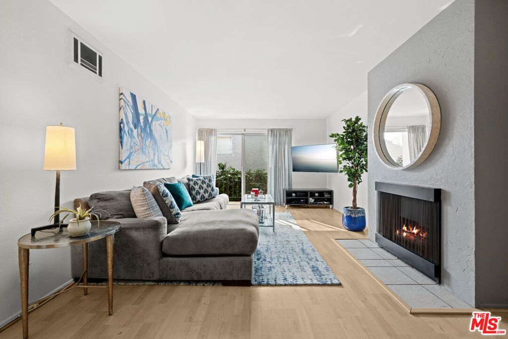 Photo of 3640 Cardiff Avenue #104, Los Angeles, CA 90034 (MLS # 26636417)