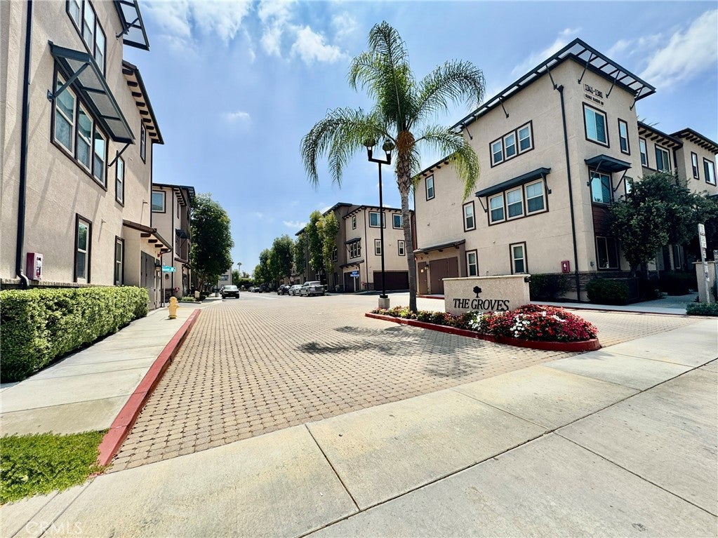 1391 Clementine Way