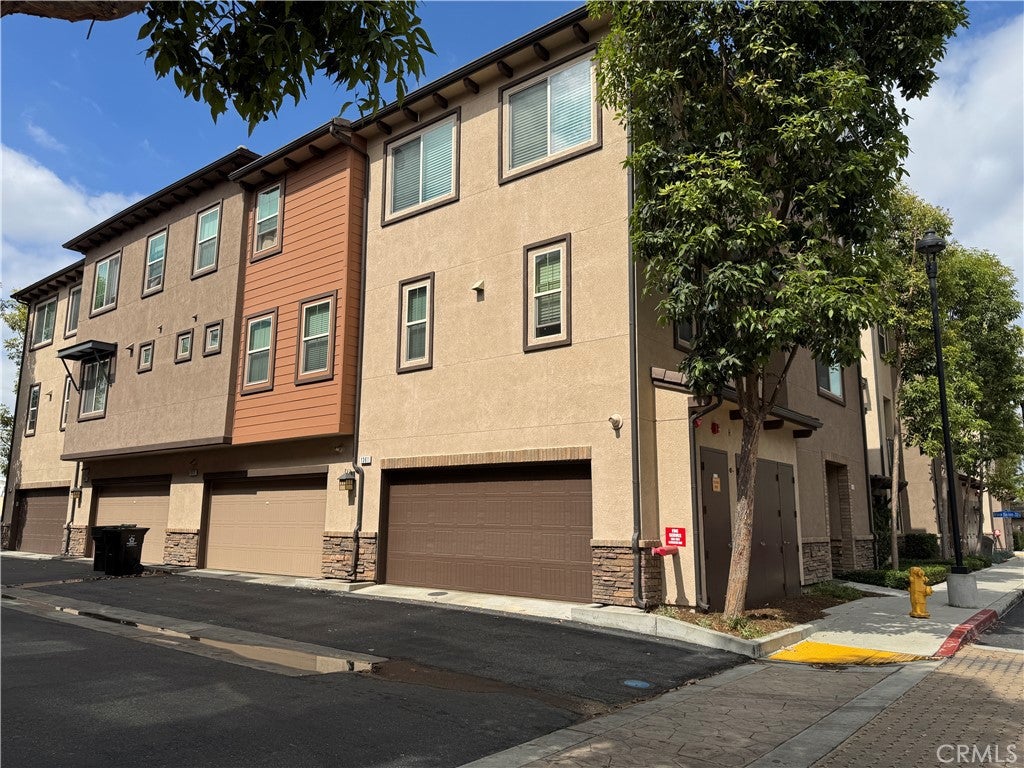 1391 Clementine Way