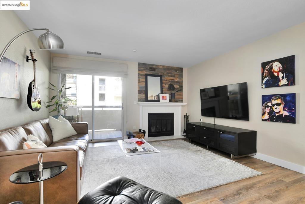 3183 Wayside PLZ APT 103
