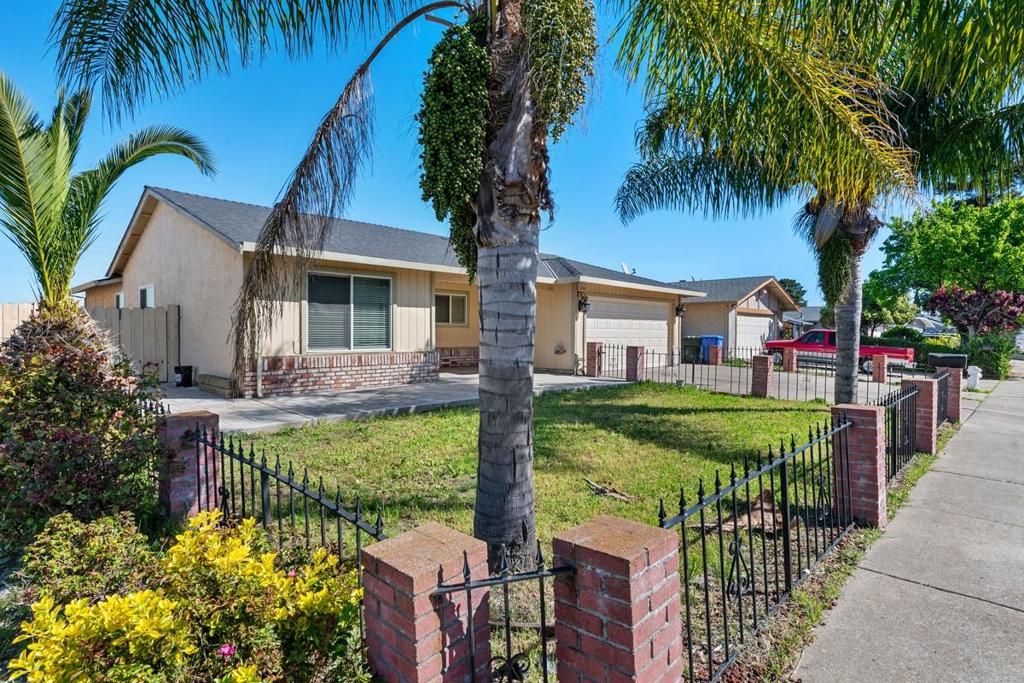 Photo of 22 Sharon Drive, Bay Point, CA 94565 (MLS # ML82039104)