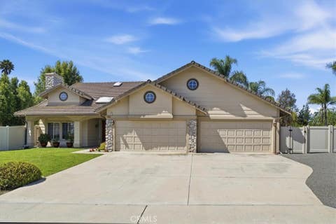 Photo of 2749 Silver Oak PL, Escondido, CA 92029 (MLS # SW26162960)