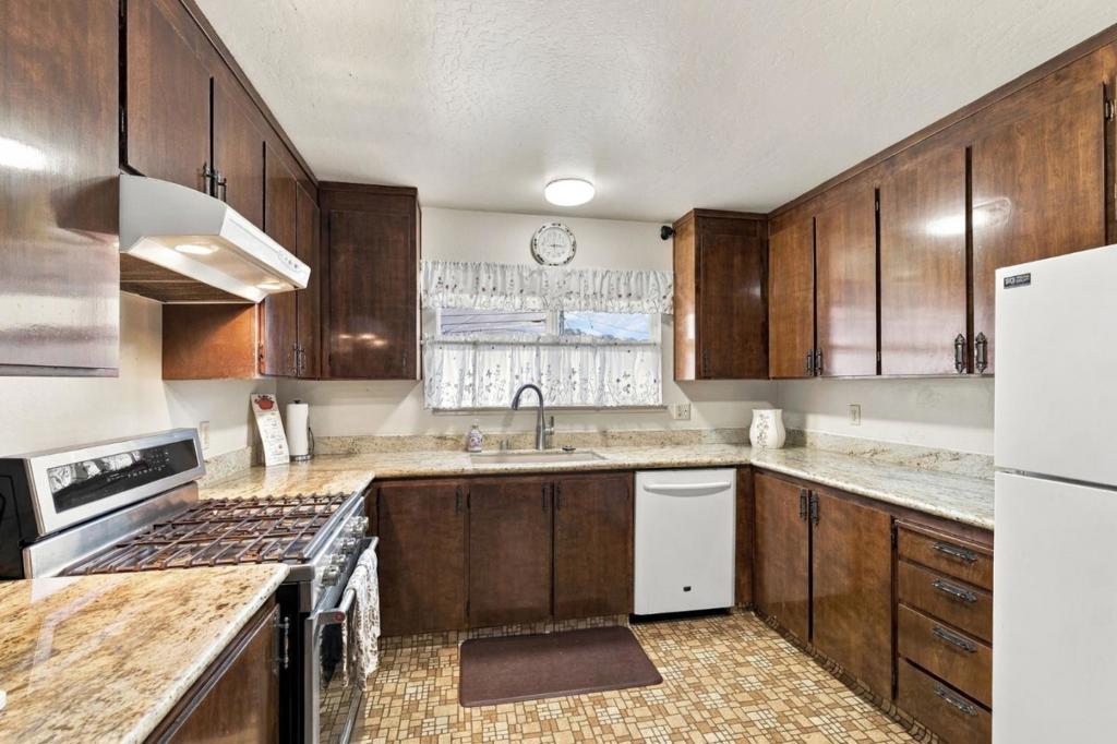 3763 Hilltop Court