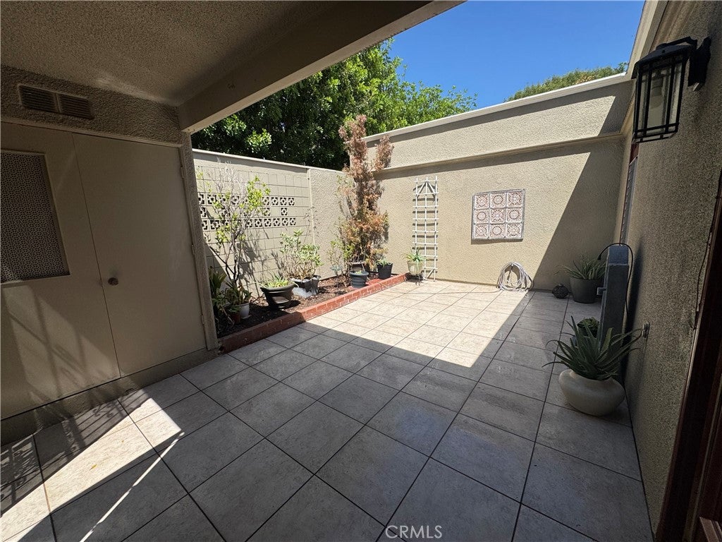 923 Avenida Majorca D