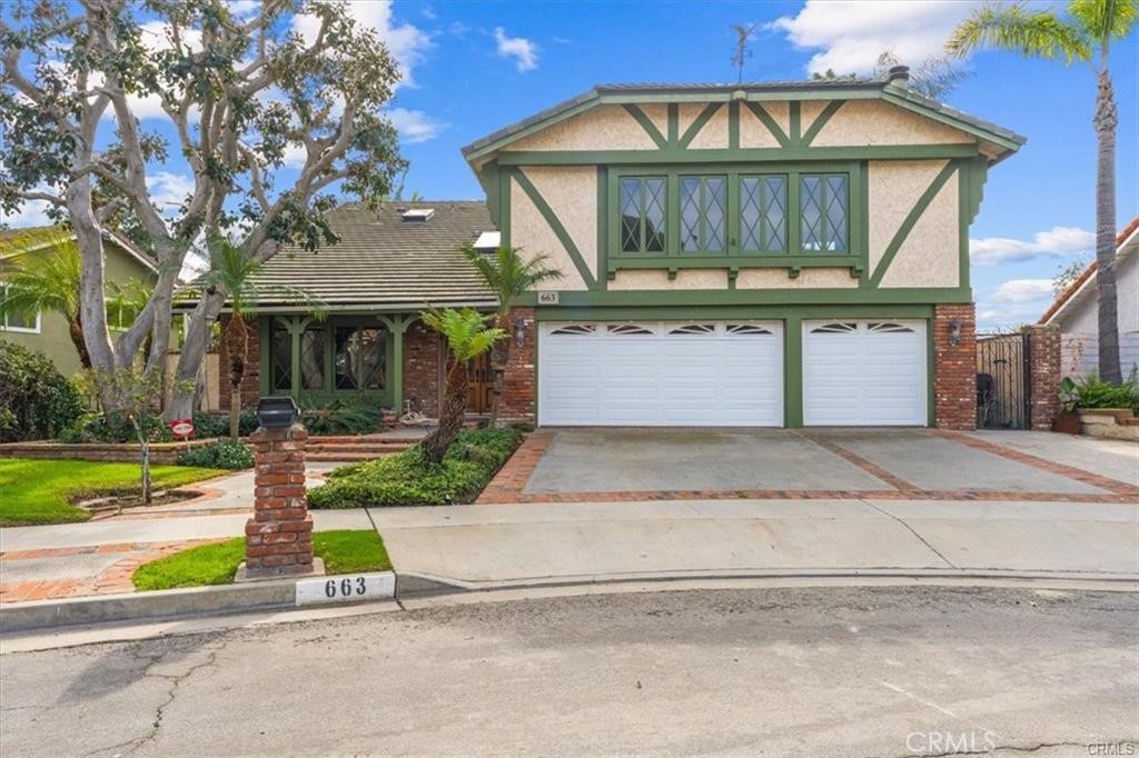 *****LOCATION***** Fantastic location near the prestigious Bixby Hills and Bixby Village areas, situated on a quiet cul-de-sac. Located within a highly regarded school district and just minutes from Cal State Long Beach. Enjoy easy access to the ocean and Belmont Shore, along with a wide variety of dining, entertainment, and cultural venues that Long Beach offers. This spacious home features nearly 3,000 square feet and a three-car garage. Don’t miss the opportunity—schedule a showing today. You won’t be disappointed!